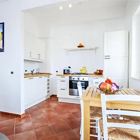 Charmante Mit Grosser Terrasse Apartmán Pezzi di Gala
