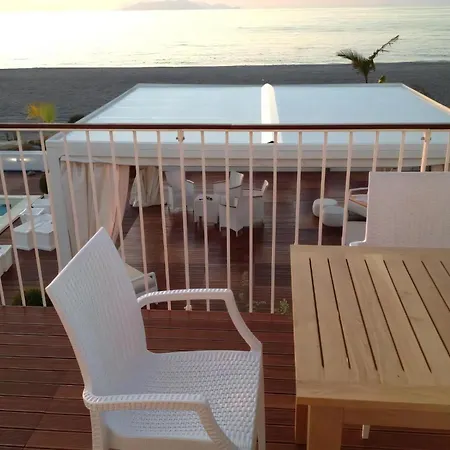 Charmante Mit Grosser Terrasse 아파트