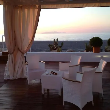 아파트 Charmante Mit Grosser Terrasse