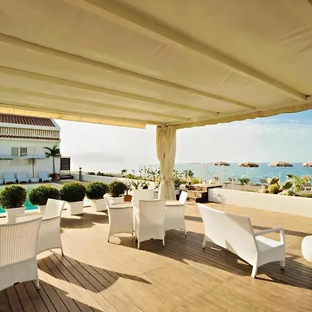 Charmante Mit Grosser Terrasse 아파트 *